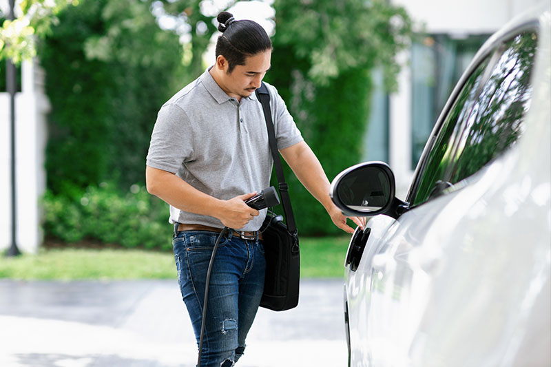 E-Mobility &amp; Energy Management in Private Homes